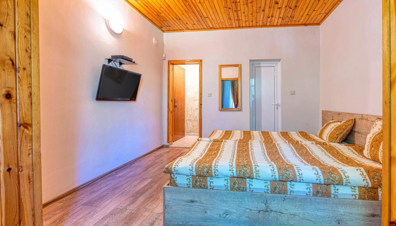 Крушун - Единствена На Метри От Водопадите, Krushun - The Only Stay Just Meters From The Waterfalls Krushuna Exterior photo